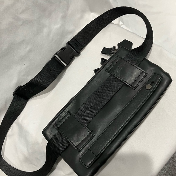 NWOT Belt Bag/Fanny Pack - Picture 2 of 4